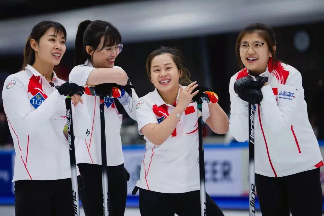 8f0bb7cf68e84f55837aefb5a69cfbaf.jpg 8f0bb7cf68e84f55837aefb5a69cfbaf.jpg