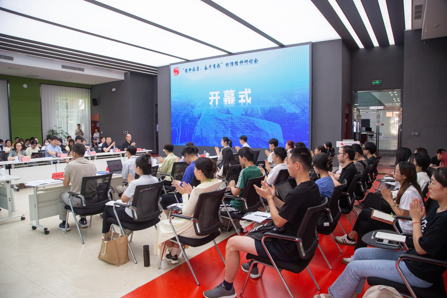 c44b7f8edbea4ae99c8e0d152081f941.jpg c44b7f8edbea4ae99c8e0d152081f941.jpg